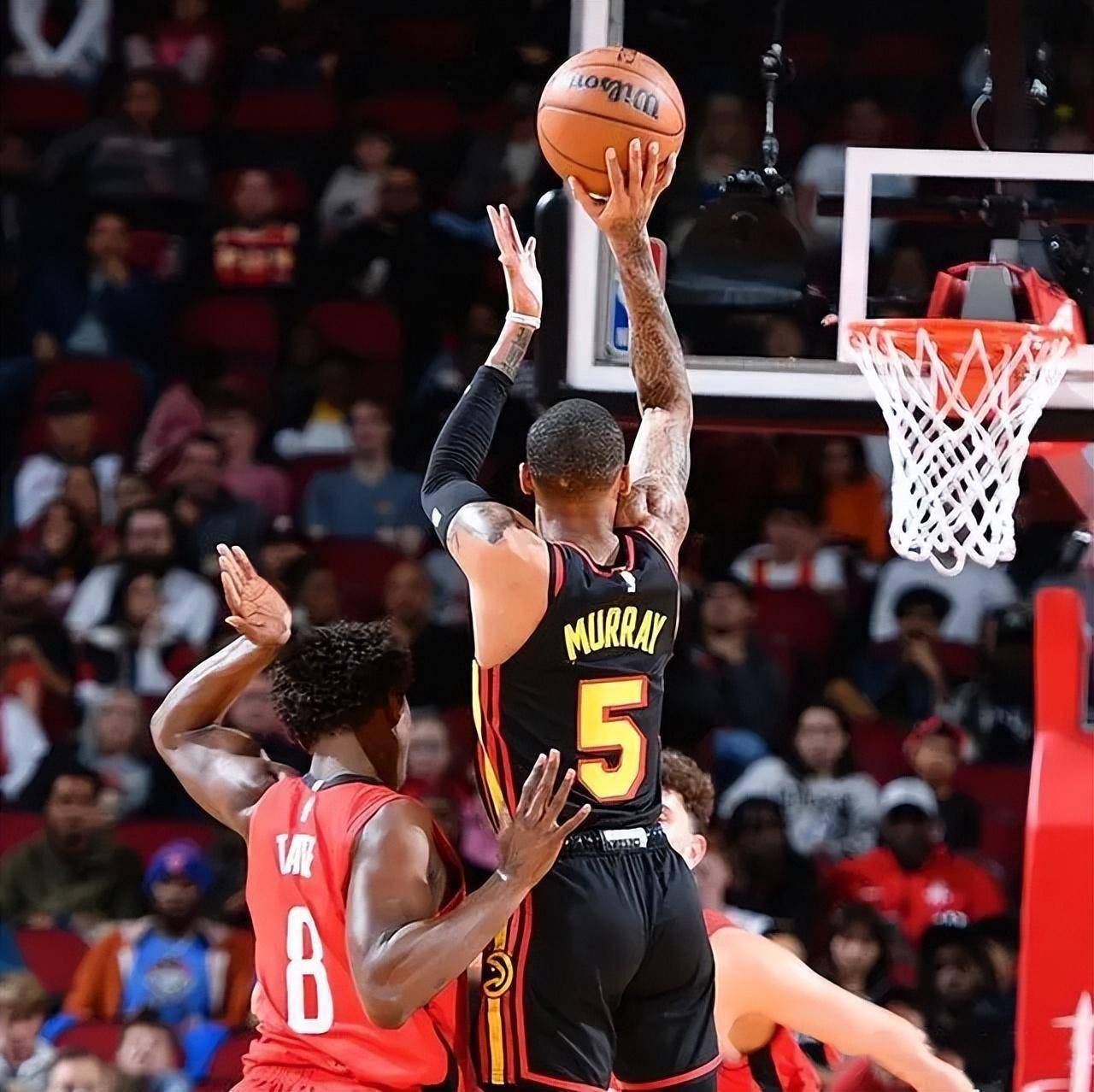 费德勒在利物浦比赛中连败,出色防守引发热议的是谁 费德勒在利物浦比赛中连败,出色防守引发热议的是谁